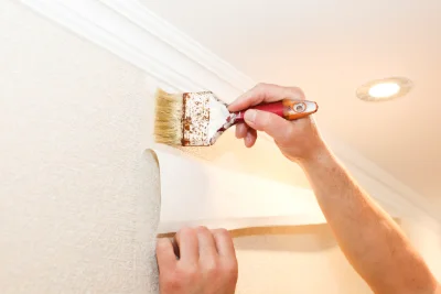 Pose de papier peint à l'Escale — revêtements muraux et toiles de verre